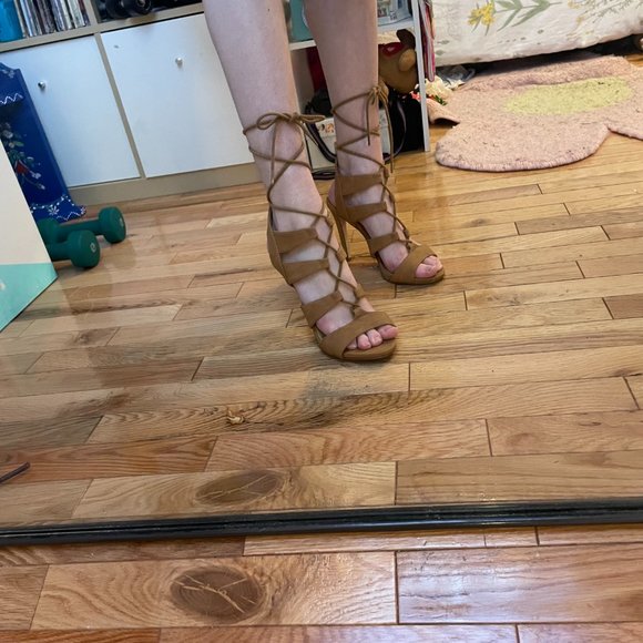 Brown Gladiator Heels! Size 7.5! - Picture 4 of 15